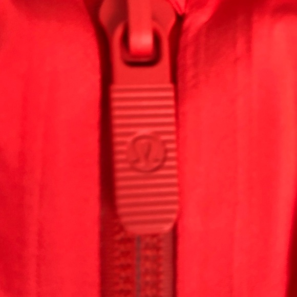 NWT Lululemon Rain Rebel Jacket Carnation Szs 0-8 - Picture 6 of 13
